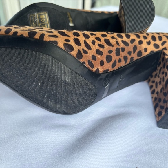 BAMBOO Brown and Black Heels with Leopard Print - Picture 6 of 7